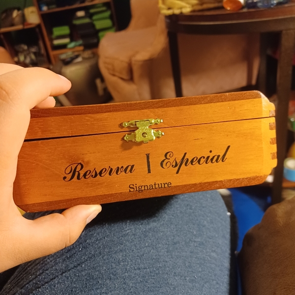 Cigarette Box - Picture 3 of 4